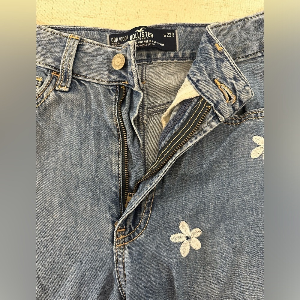 Hollister Co. Floral Embroidered Blue Jeans - Picture 13 of 14